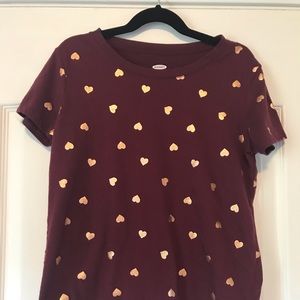 Old Navy T-Shirt (burgundy with rose gold hearts)